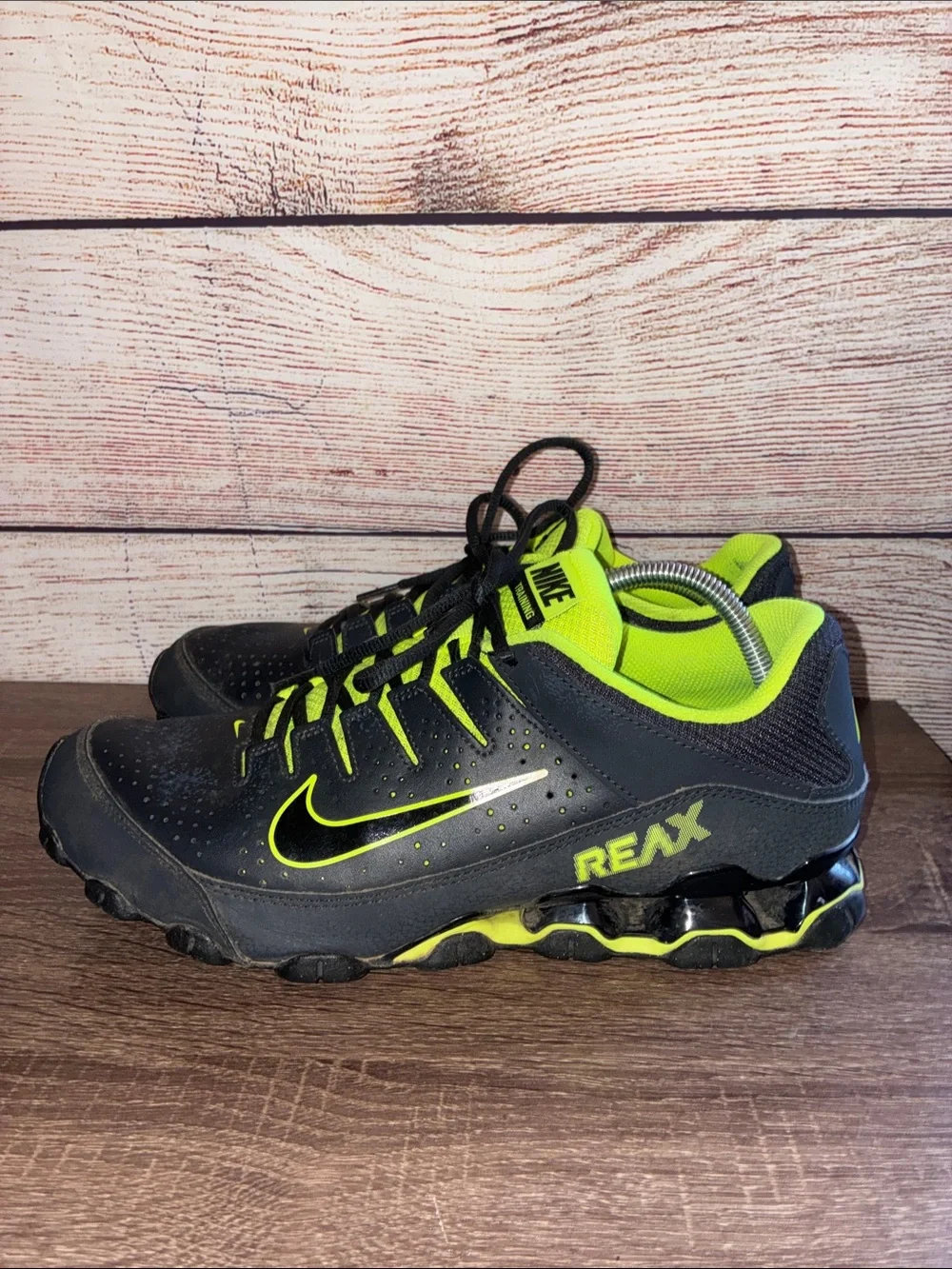 Pre Owned Nike Reax 8 TR Anthracite Black Volt Men’s Size 11.5
